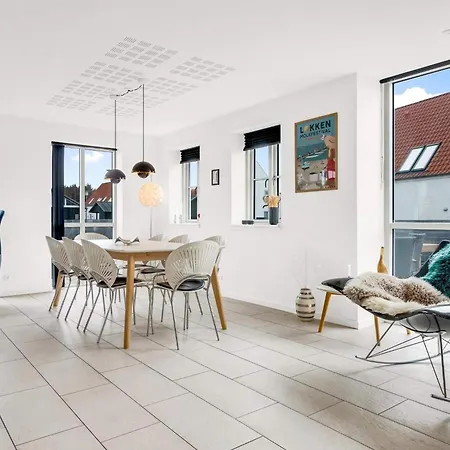 بيت للعطل Stylish Oasis In *